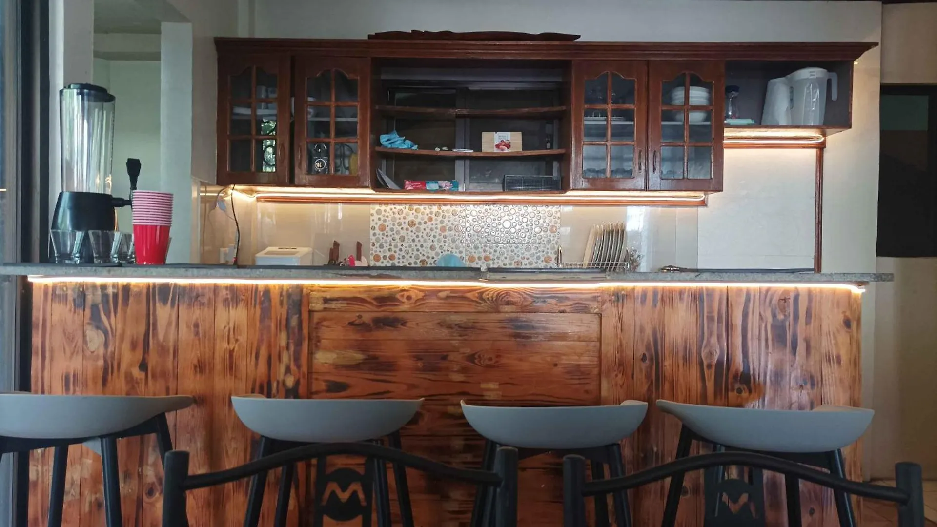 펜션 Spacious 3-Floor 6-Br Home, Pool, Bbq, Ktv, Wifi
