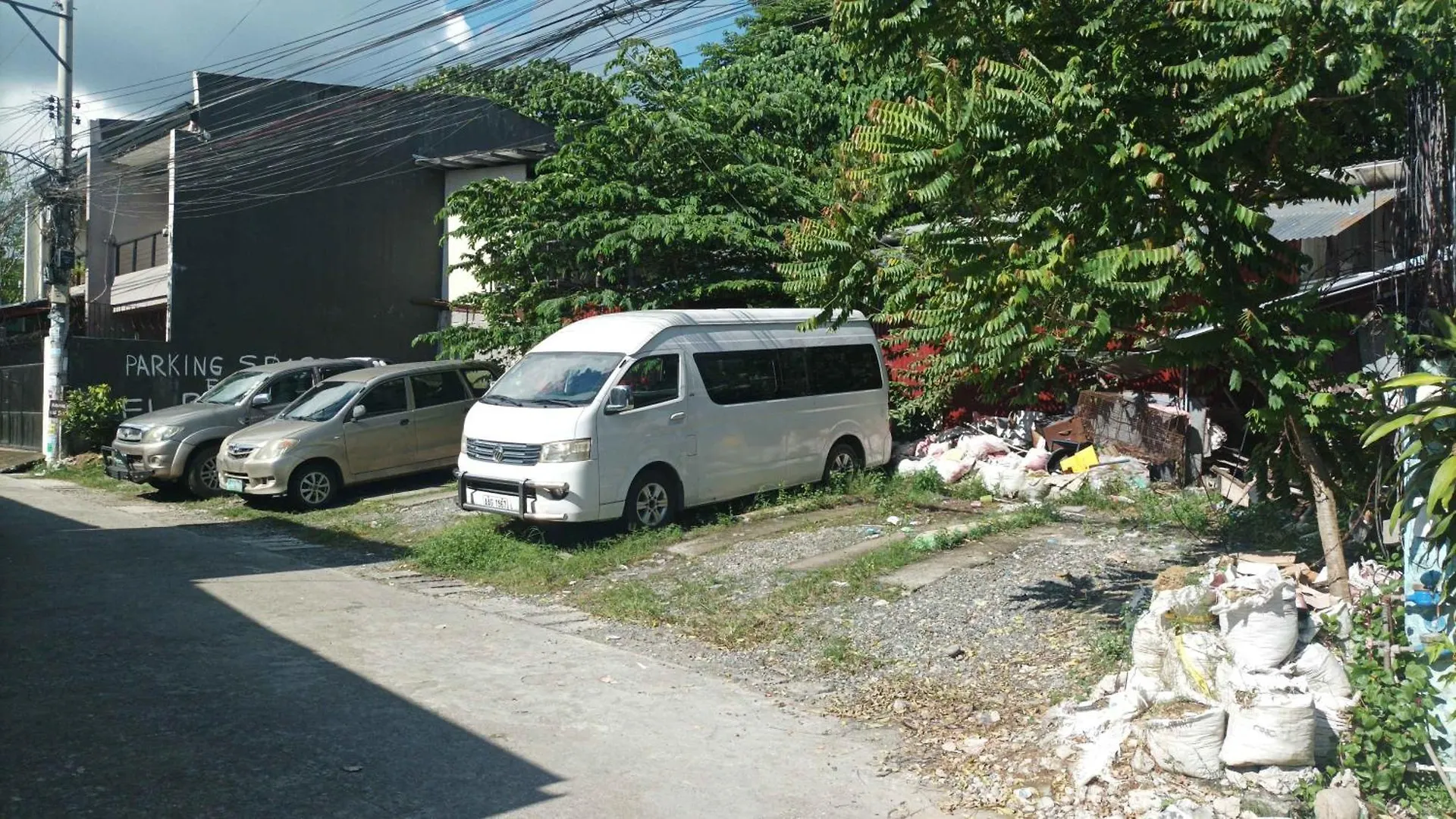 펜션 Spacious 3-Floor 6-Br Home, Pool, Bbq, Ktv, Wifi 필리핀